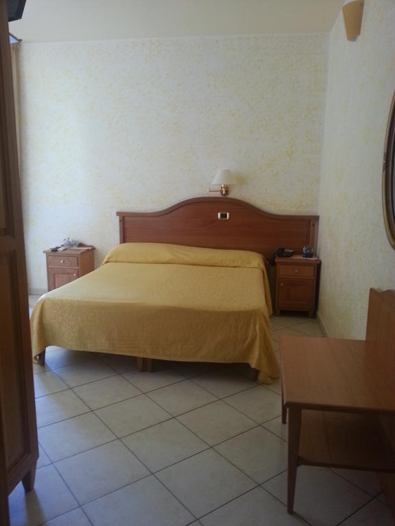 Hotel Mistef Фалерна Номер фото