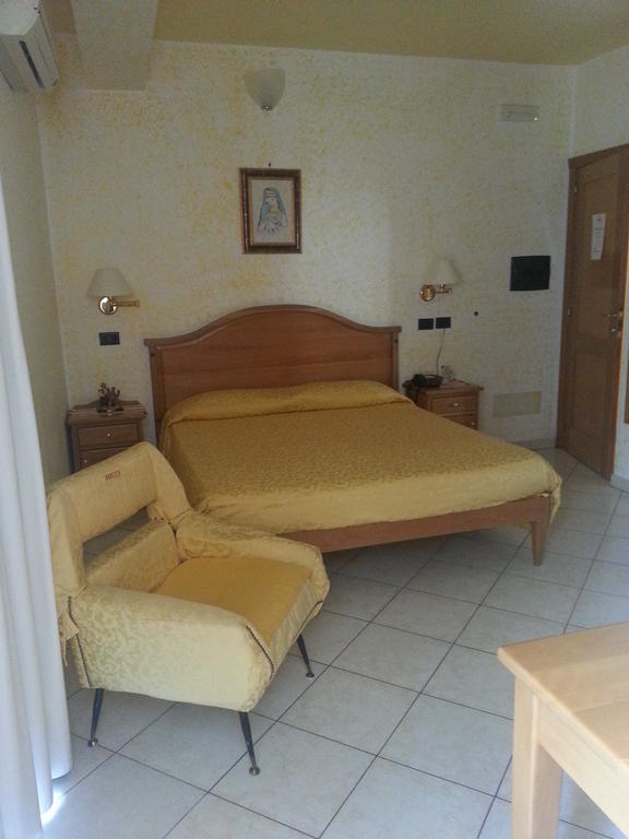 Hotel Mistef Фалерна Номер фото